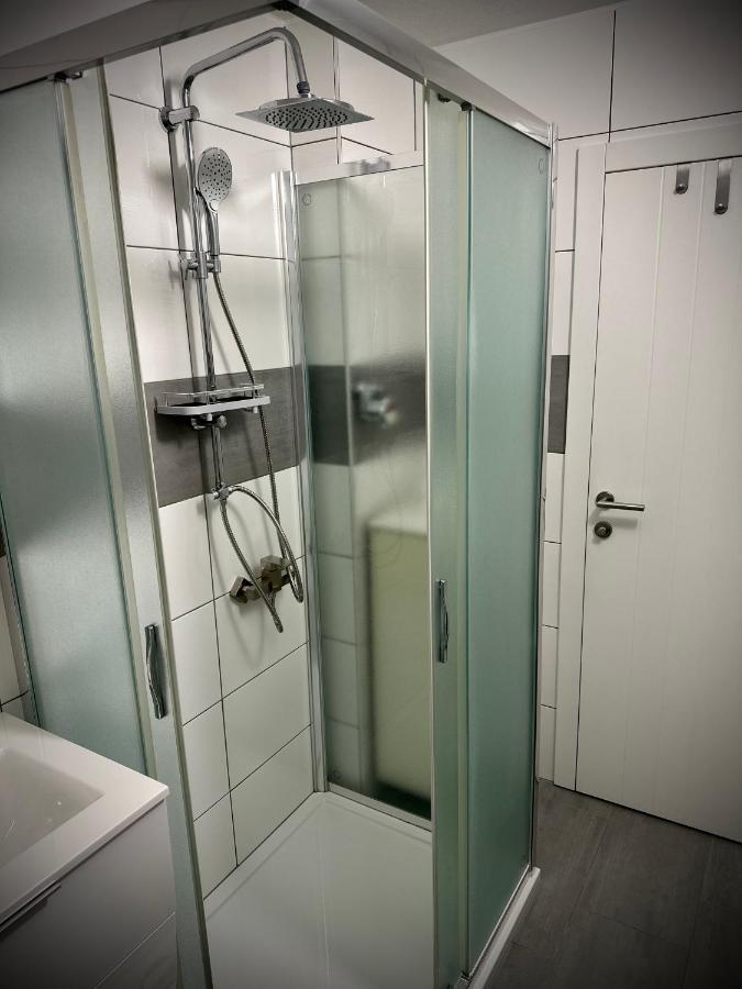 Deluxe - Apartment ' Andrei 2 ' - Neu In Neuburg An Der Donau Exterior foto